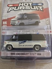 Greenlight Hot Pursuit City of Sylvania Police 1985 Chevy Van picture