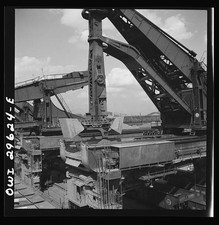 Cleveland Ohio 1943 Hulett Unloaders Iron Ore Lake Freighter PRR Docks picture