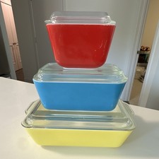 Vintage Pyrex 3pc Storage Container Set w/ Lids Great Condition Red Blue Yellow picture