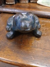 VINTAGE ORIGINAL 1900 - 1920's HUBLEY CAST IRON FROG DOORSTOP picture