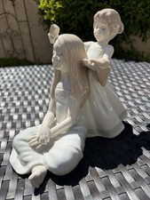 Lladro Combing Your Hair Handmade Two Girls Glazed Pastel Porcelain Figure $655 picture