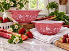 Vintage  1950’s Pyrex Cinderella Pink Gooseberry Pattern Mixing Bowl 442 1.5 Qt picture