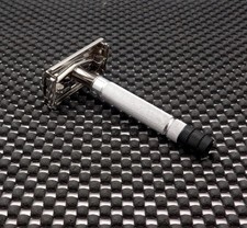 Vintage 1951 Gillette Black Tip Super Speed DE Safety Razor  W3 Nice & Clean picture