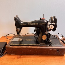1940’s Singer Sewing Machine w/ Bentwood Case Great Condition EF622802 No Light picture