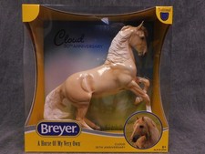 Breyer * Glossy Cloud * CCA 2026 Collector Club Traditional Model Horse picture