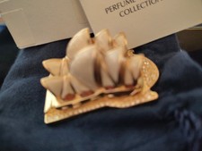 Estee Lauder Sydney Opera House Pure White Linen New With Boxes Perfume Solid picture