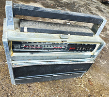 Zenith Trans-Oceanic Royal 1000 16 Transistor Portable Radio picture