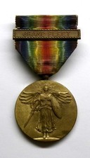 VINTAGE WW I U.S. Navy Victory Medal with GRAND FLEET BAR picture