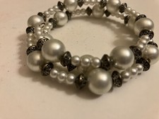 VINTAGE ESTATE faux pearl twist bracelet picture