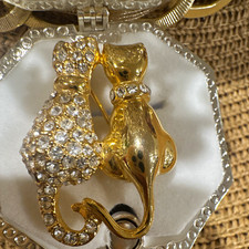 Gold Tone Clear Rhinestone Cat Pair Brooch Pin - Two Cats Design Jewelry picture