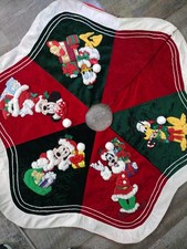 Disney Parks Mickey Mouse and Friends Christmas Tree Skirt Vintage-RETIRED 43 in picture
