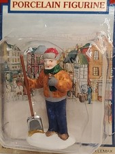 Vntg. 1996 Lemax Christmas Village Porcelain Figurine - Man W/Shovel(Item#72153) picture