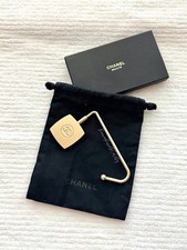 CHANEL Beaute CC Handbag Holder Purse Table Hook Gold Black BNIB GWP + Dust Bag picture