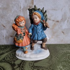 1981 Avon First Edition Christmas Memories Sharing The Christmas Spirit Figurine picture