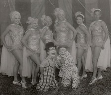 Charles F Miles Circus Photo Frankie Saluto Little Jimmy Clowns Showgirls 5x4 picture