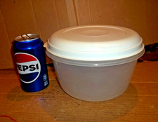 Vintage Rubbermaid 2.3 Quart Servin Saver Round Food Storage Container #10 picture