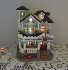 Vintage 2004 Lemax Lighted Porcelain Christmas House. picture
