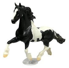 Breyer Horse Kuchi black and white pinto 2009 w/o stand 10x13