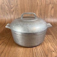VTG Wagner Ware Sidney 0 Magnalite Round 5 Quart Dutch Oven 4248-P Sits Flat picture