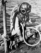 1944 Deep Sea Sponge Diver, Tarpon Springs, Florida Old Photo 8.5