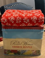 2019 Pioneer Woman Favorite Recipes Tin Recipe Box Recipe Cards + PW Dish Towel picture