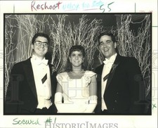 1989 Press Photo Smiles at the 1989 Mid Winter Cotillion - noa59016 picture