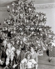 1915 VINTAGE CHRISTMAS TREE FAMILY HOLIDAY PHOTO TOYS, ORNAMENTS VICTORIAN STYLE picture