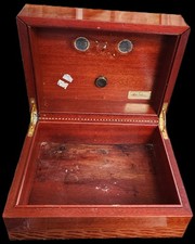 Michel Perrenoud Mahogany Humidor 25 ct Measures 10