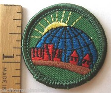 Retired Girl Scout 2002-2011 Junior WORLD IN MY COMMUNITY BADGE Globe City Patch picture