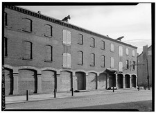Photo:West Side U.S. Bonded Warehouse 415-419 South Front 1900s picture