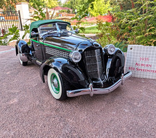 Franklin Mint 1:24 1935 Auburn 851 Speedster Black/Green Diecast Model w/Box picture