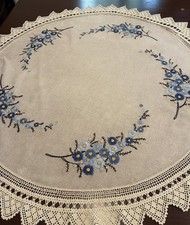 Vtg Hand Embroidered Linen Round Tablecloth 40