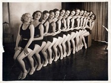 HOLLYWOOD VAUDEVILLE ENCORES CHEESECAKE CHORUS GIRL 1920s ORIG PHOTO MA75 picture