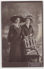 TWO FASHIONABLE LADIES : GIESSEN, GERMANY : CABINET CARD  1912 picture