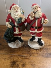 2 Santa Figurines, 6