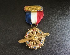 Vintage 1940's Corday Ace Sweetheart Perfume Fragrance Medal Pin Brooch Fame picture