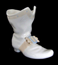 VTG 60’s Nao by LLadro Musketeer Buckle Boot Glazed Porcelain 4 in Tall Retired picture