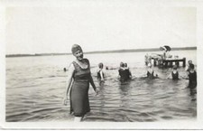 FOUND PHOTO Original SUMMER DAY bw Snapshot PHOTOGRAPHY  DD 02 10 S picture