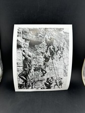 Vintaged US rangers cliff pointe du Huc D-Day President Ronald Reagan photo picture