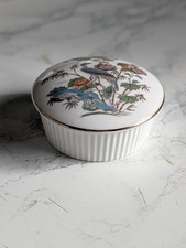 Wedgwood Kutani Crane Bone China Trinket Box with Lid Made in England Unused picture