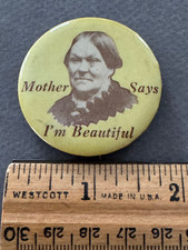 MRS. GRUNDY'S MOTTO SERIES MOTHER SAYS I'M BEAUTIFUL BUTTON PIN PINBACK VINTAGE picture
