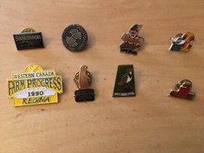 SASKATCHEWAN Vtg PIN Lot 9 Pinback Button REGINA GRAYSON  GOPHERVILLE Sask Sport picture