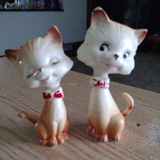 Vintage Trimont Ware Cat Salt Pepper Shakers Long Neck Red Bow Tie Japan SEE picture