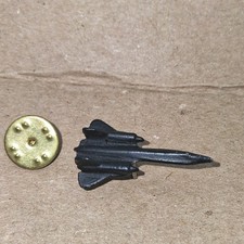 Vintage SR-71 Blackbird Hat Lapel Pin 3D Diecast Lockheed Skunk Works USAF Jet picture