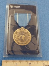 UN  UNITED NATIONS - IN THE SERVICE OF PEACE - FULL SIZE MEDAL  picture