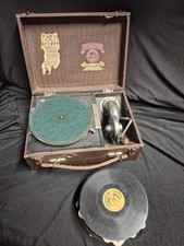 Vintage 1920s Perophone Pixie Grippa Portable Gramophone & 15 Little Wonder... picture