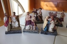 VTG 14 PIECE SET RESIN STATIONS OF THE CROSS FIGURES 2 3/4