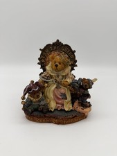 I Am The Queen Elizabeth with Rosencrantz & Guilderstern Boyds Bears picture