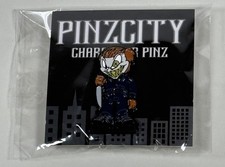 Pinzcity Pin OG Halloween Michael Myers Scare Bear Body Hat Pin new RARE picture