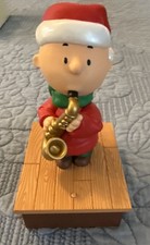 2011 Hallmark CHARLIE BROWN Peanuts Wireless Christmas Band Sax picture